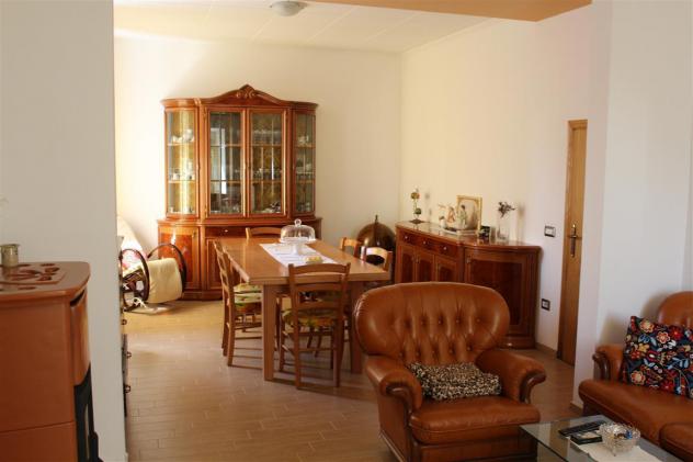 Elegante casa a schiera ristrutturata nel cuore del paese - Foto 2