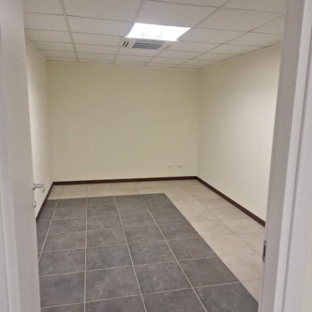 Immobile di 256 m² con più di 5 locali in affitto a Sassuolo - Foto 12