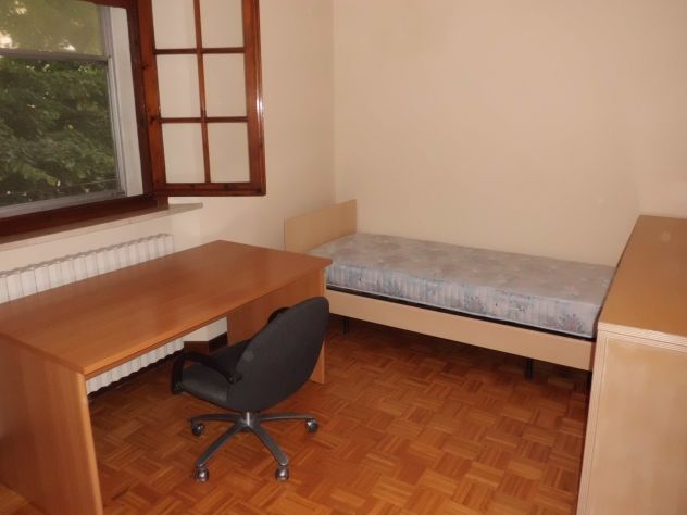 Affittasi stanze e posti letto a studenti - Foto 4