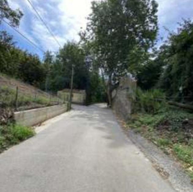 Immobile in asta di 447 m² con più di 5 locali in vendita a Baronissi - Foto 2