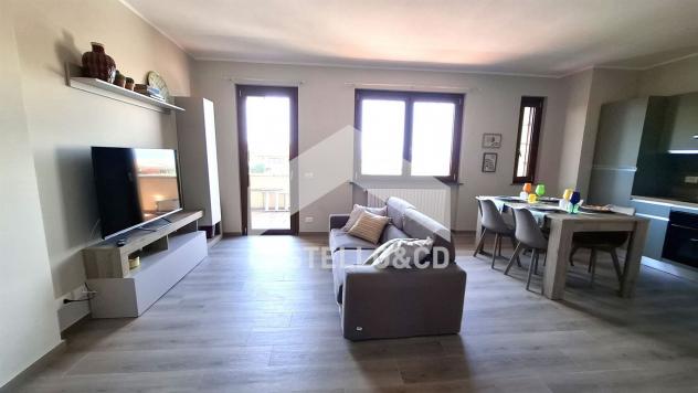 Trilocalino ristrutturato con box doppio - Foto 10