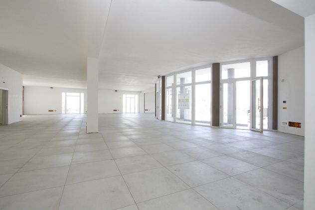 Locale commerciale di 380 mq - Foto 4