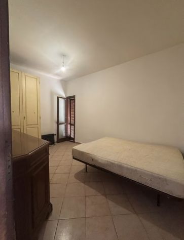 ARTENA BILOCALE CON CORTILE E POSTO AUTO