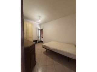 ARTENA BILOCALE CON CORTILE E POSTO AUTO