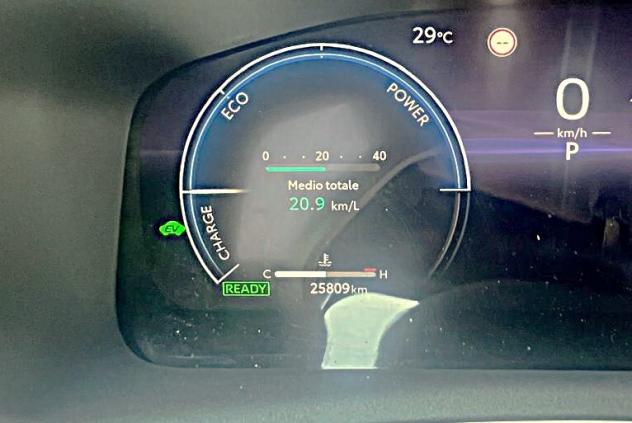 Toyota Corolla Cross 2.0 Hybrid 197 CV E-CVT Lounge - Foto 9
