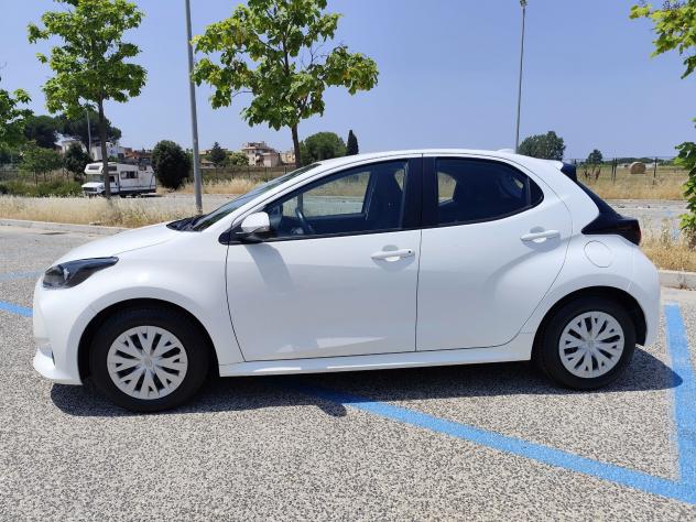 Toyota Yaris 1.0 5 porte Active - Foto 7