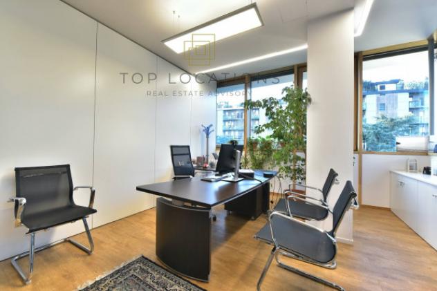Immobile di 650 m² con 1 locale in affitto a Milano