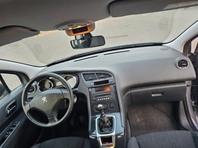 PEUGEOT 5008 1.6 D. - Foto 6