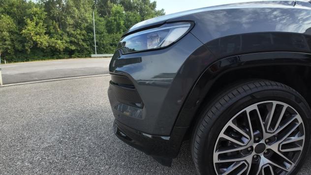 Jeep Compass E-Hybrid 1.5 Turbo MHEV T4 96kW Summit DDCT - Foto 9