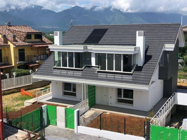 PRESTIGIOSE VILLE in costruzione