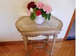 Tavolino antico Liberty fine 800 in legno massello scolpito a mano