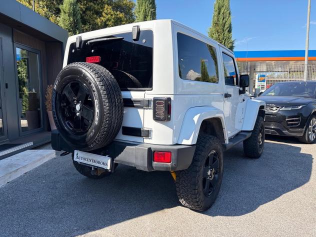 Jeep Wrangler Unlimited 2.8 CRD DPF Sahara Auto - Foto 6