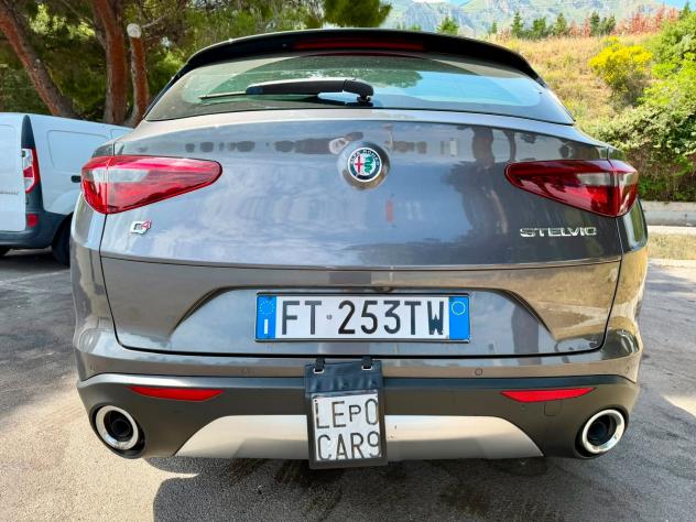 Alfa Romeo Stelvio 2.2 Turbodiesel 210 CV AT8 Q4 Executive - Foto 4