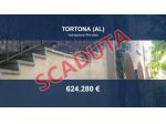 Immobile in asta di 940 m², box auto in vendita a Tortona