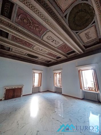 ASCOLI PICENO-Centro storico-Appartamento mq 210 affrescato + ufficio - Foto 6