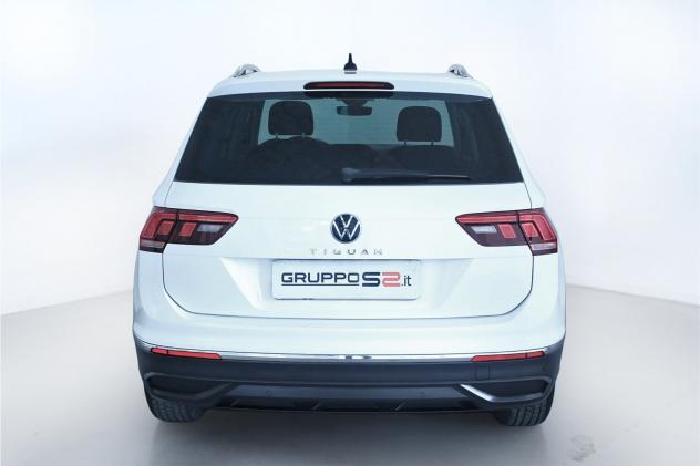 Volkswagen Tiguan 2.0 TDI SCR Life / Fari LED - Digital Cockpit Pro - Side assist - ACC - Ambient Pack - Cristalli posteriori e lunotto oscurati - Foto 5