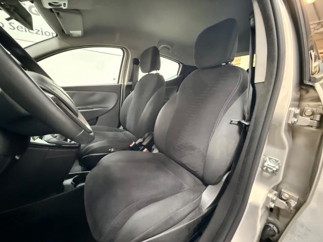 Lancia Ypsilon 1.2 69 CV 5 porte Silver 05/2014 Neopatentati - Foto 8