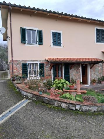 Casa semindipendente in vendita a Lappato - Capannori 187 mq Rif: 1303980