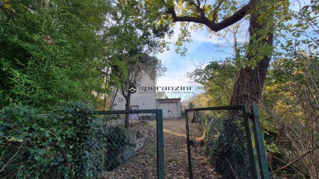 Vendesi casa indipendente a fossombrone ? zona comoda e ben collegata
in posizione facilmente accessibile, a pochi minuti dalla strada provinciale, pr - Foto 7