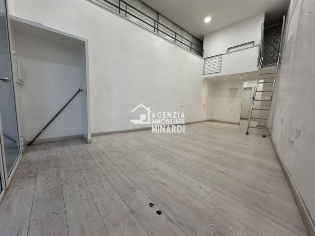 NEGOZIO ZONA DI FORTE PASSAGGIO VEICOLARE - Foto 2