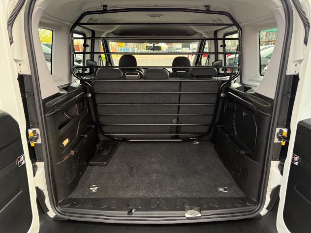 Fiat Doblo 1.6 MJT 90CV S&S PC Combi Lounge - Foto 10
