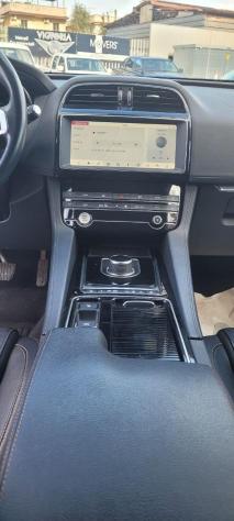 JAGUAR F-Pace 2.0 D 180 CV AWD aut. rif. 21466735 - Foto 9