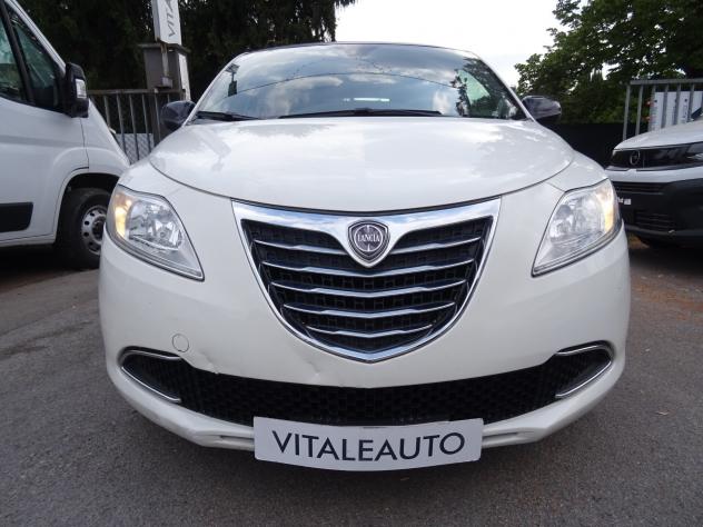 Lancia Ypsilon 1.2 69 CV 5p Platinum TETTO APRIBILE - Foto 2