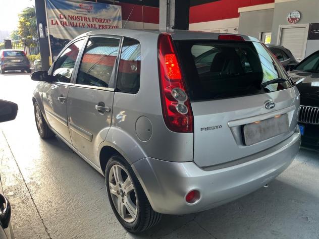 Ford Fiesta 1.2 16V 5p. Ghia - Foto 7