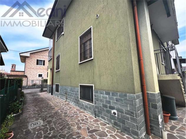 311 - APPARTAMENTO DI 3 LOCALI CON CAMINO IN VILLA BIFAMILIARE - Foto 5