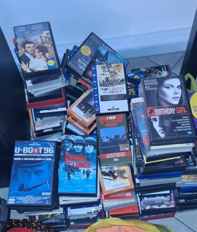 Più di 600 videocassette - Foto 2