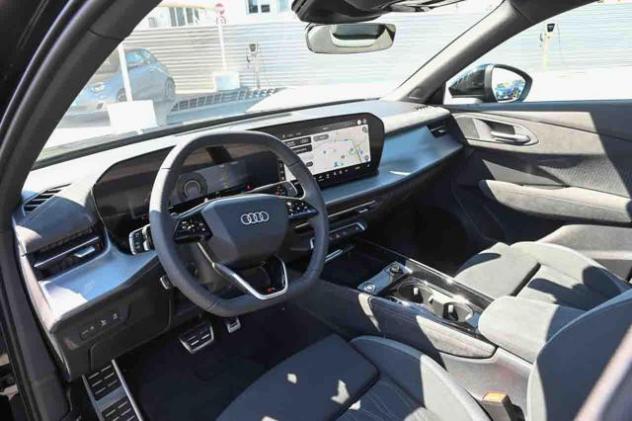 AUDI Q3 Sportback 35 TDI S tronic Black Line Edition rif. 23750046 - Foto 8