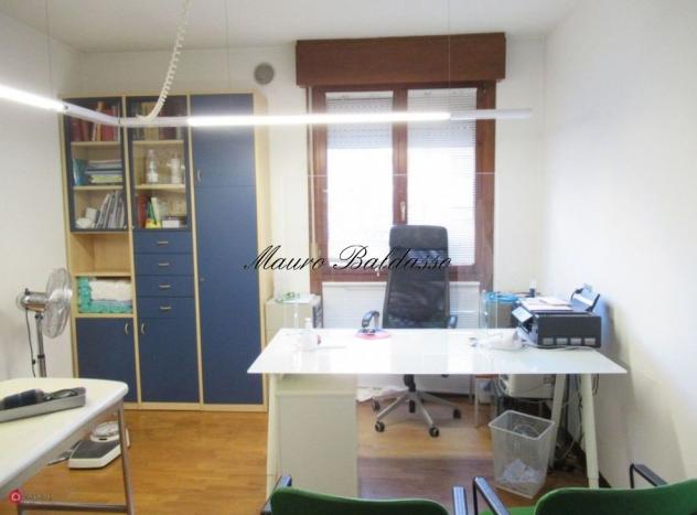 NEGOZIO di 2 vani e di 60 mq (NERVESA DELLA BATTAGLIA) rif. 24-MCL006