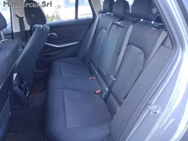 BMW 320 Serie 3 G21 2022 Touring 320d Touring mhev 48V xdr rif. 23960343 - Foto 10