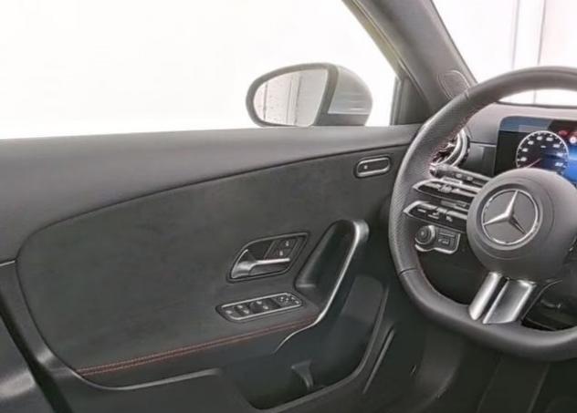 Mercedes-Benz Classe A A 180 Premium AMG LED NAVI - Foto 9