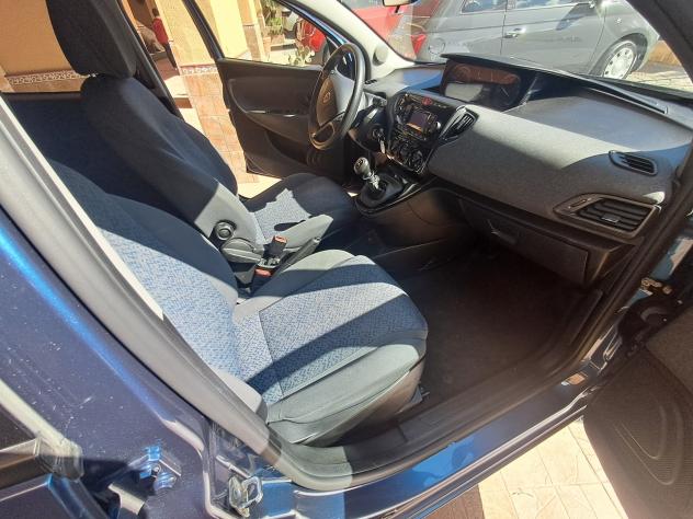 Lancia Ypsilon 1.0 FireFly 5 porte S&S Hybrid Gold - Foto 4