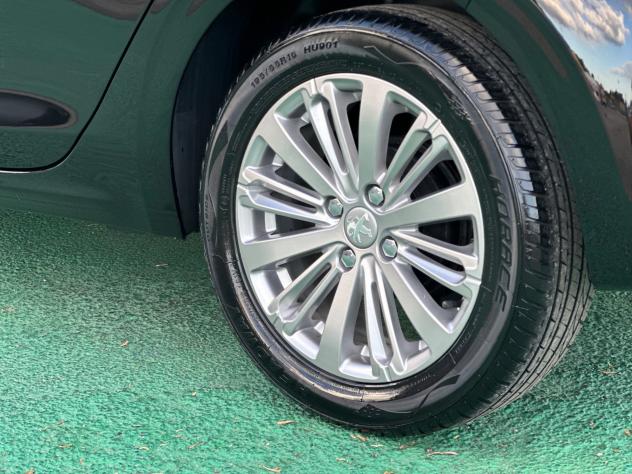 Peugeot 208 1.2 PureTech 82cv Active 2019 - Foto 5