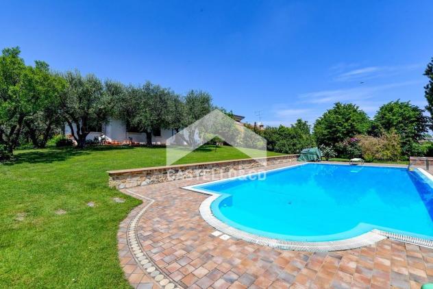 Prestigiosa villa con parco