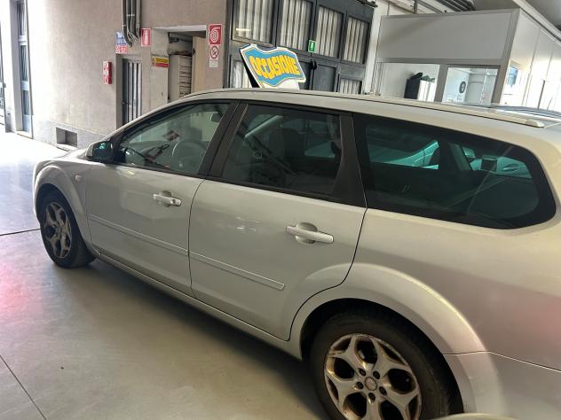 Ford Focus 1.6 TDCi (110CV) SW Tit. DPF - Foto 3