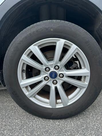 Ford Kuga 1.5 TDCi 120CV S&S 2WD Titanium - Foto 2