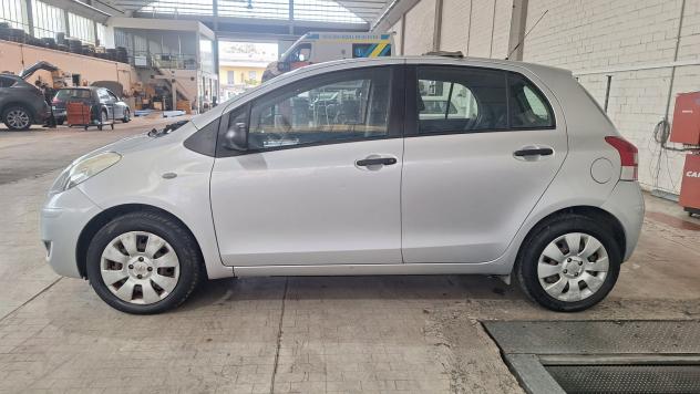 Toyota Yaris 1.0 5 porte Sol - Foto 3