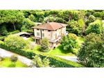 Villa in vendita a Ronchi - Massa 550 mq  Rif: 1372646