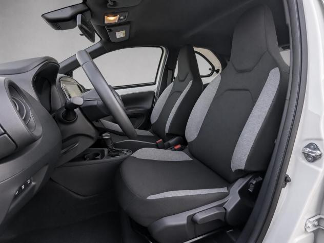 Toyota Aygo X 1.0B (72 CV) Active S-CVT - Foto 9