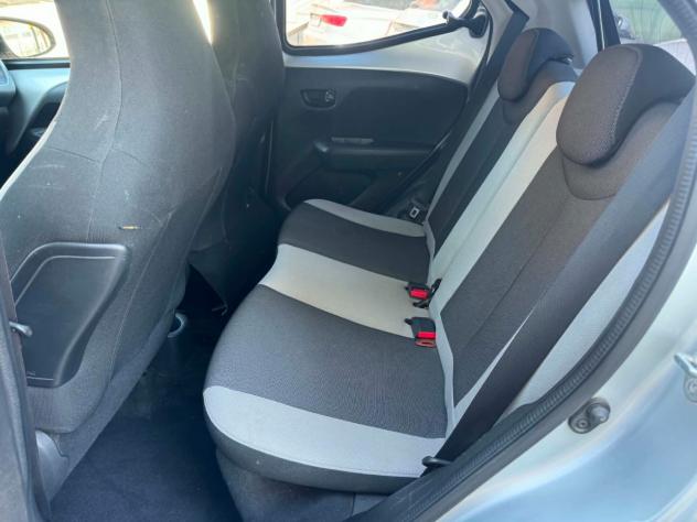 Toyota Aygo 1.0 VVT-i 69 CV 5 porte x-cool - Foto 8