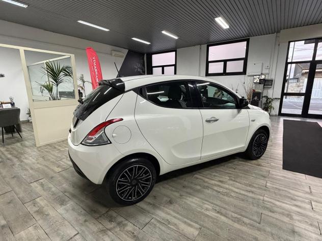 Lancia Ypsilon 1.0 FireFly 5 porte S&S Hybrid Gold - Foto 4