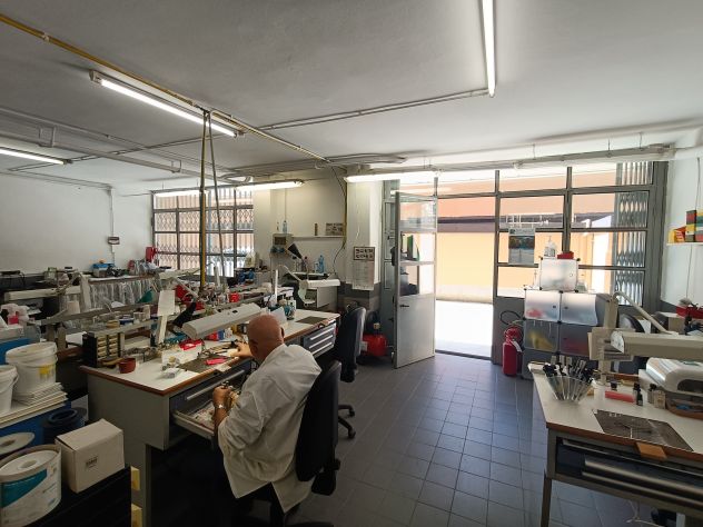 affittasi postazione di lavoro odontotecnico - Foto 2