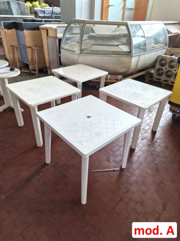 tavoli in plastica usati