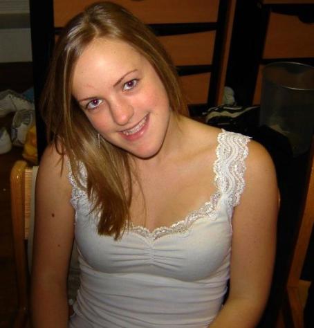 melanieota: alta 170cm, 56kg, cerco uomo vicino Tel:
