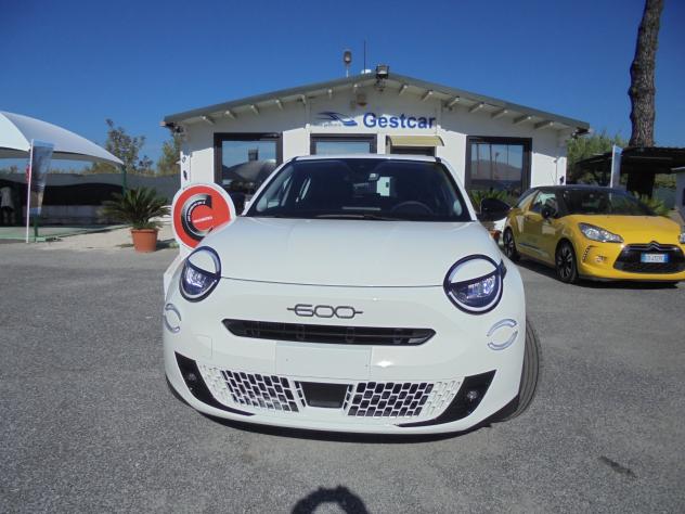 Fiat 600 Hybrid 145 CV DCT MHEV - Foto 3
