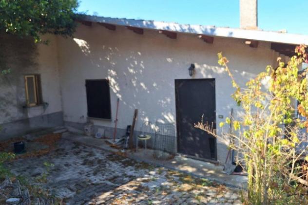 Immobile in asta di 228 m² con più di 5 locali e box auto in vendita a Gualdo Tadino - Foto 2