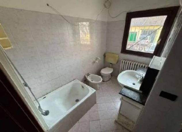 Immobile in asta di 56 m², box auto in vendita a Venegono Superiore - Foto 2